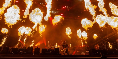 Es dürfte auch zum Summer Breeze 2026 auf der Hauptbühne wieder heiß hergehen. (Archivbild: Evi Lemberger)