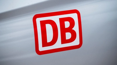Die Bahn sperrt wegen Bauarbeiten die Trasse zwischen Forchheim und Bamberg - ICEs werden umgeleitet. (Symbolbild) (Foto: Daniel Vogl/dpa)