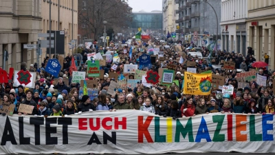 Bislang gibt es EU-Klimaziele für 2030 und 2050. Laut EU-Klimagesetz muss es auch ein verbindliches Ziel für 2040 geben.  (Foto: Monika Skolimowska/dpa)