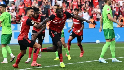 Victor Boniface lässt Bayer mal wieder in der Nachspielzeit jubeln. (Foto: Federico Gambarini/dpa)