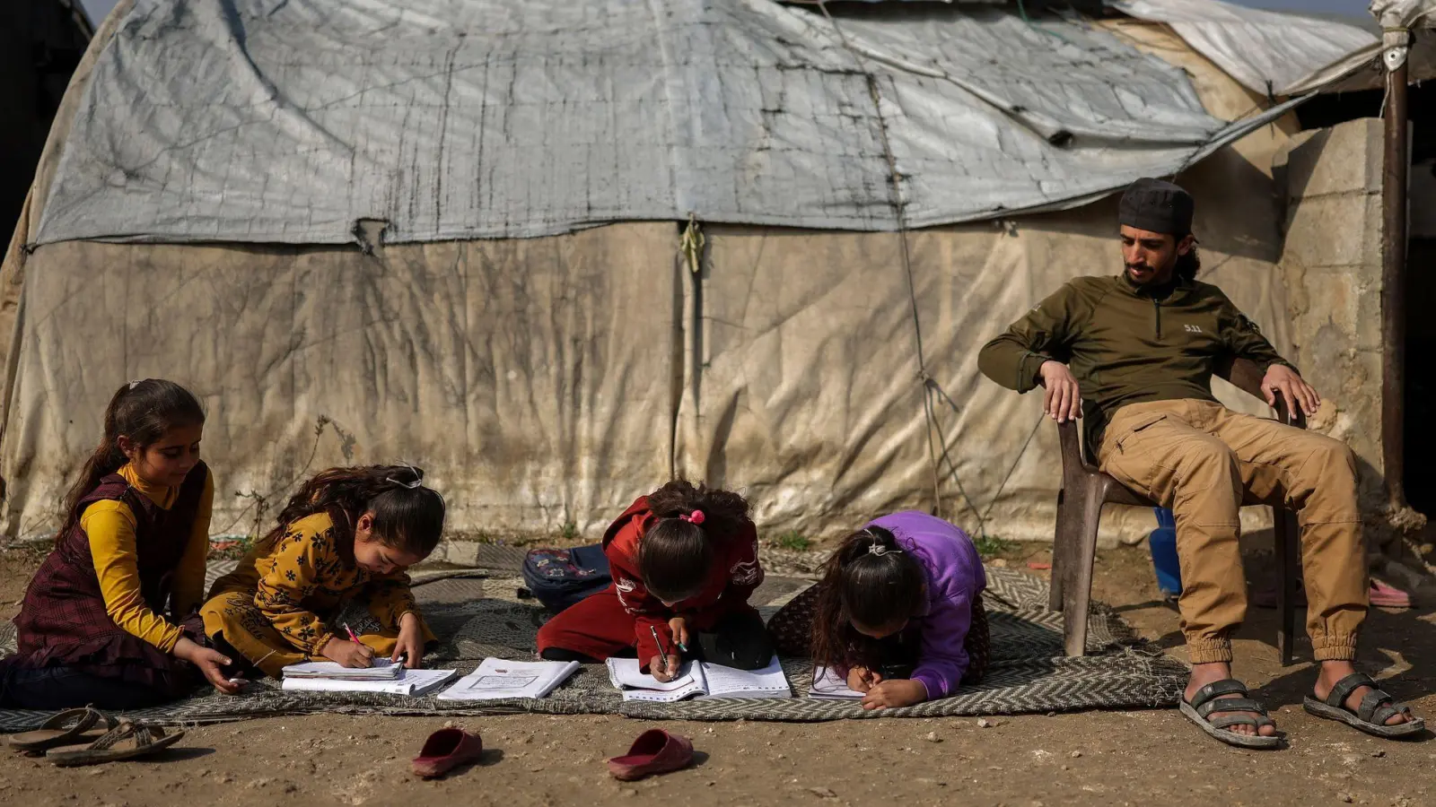 Können syrische Flüchtlinge in der EU auch eines Tages in ihre Heimat zurückkehren? (Archivbild) (Foto: Ghaith Alsayed/AP/dpa)