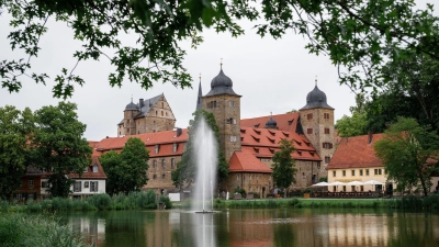 Auf Schloss Thurnau fand der Ehrenabend des Bezirks Oberfranken statt. (Archivbild) (Foto: Daniel Vogl/dpa)