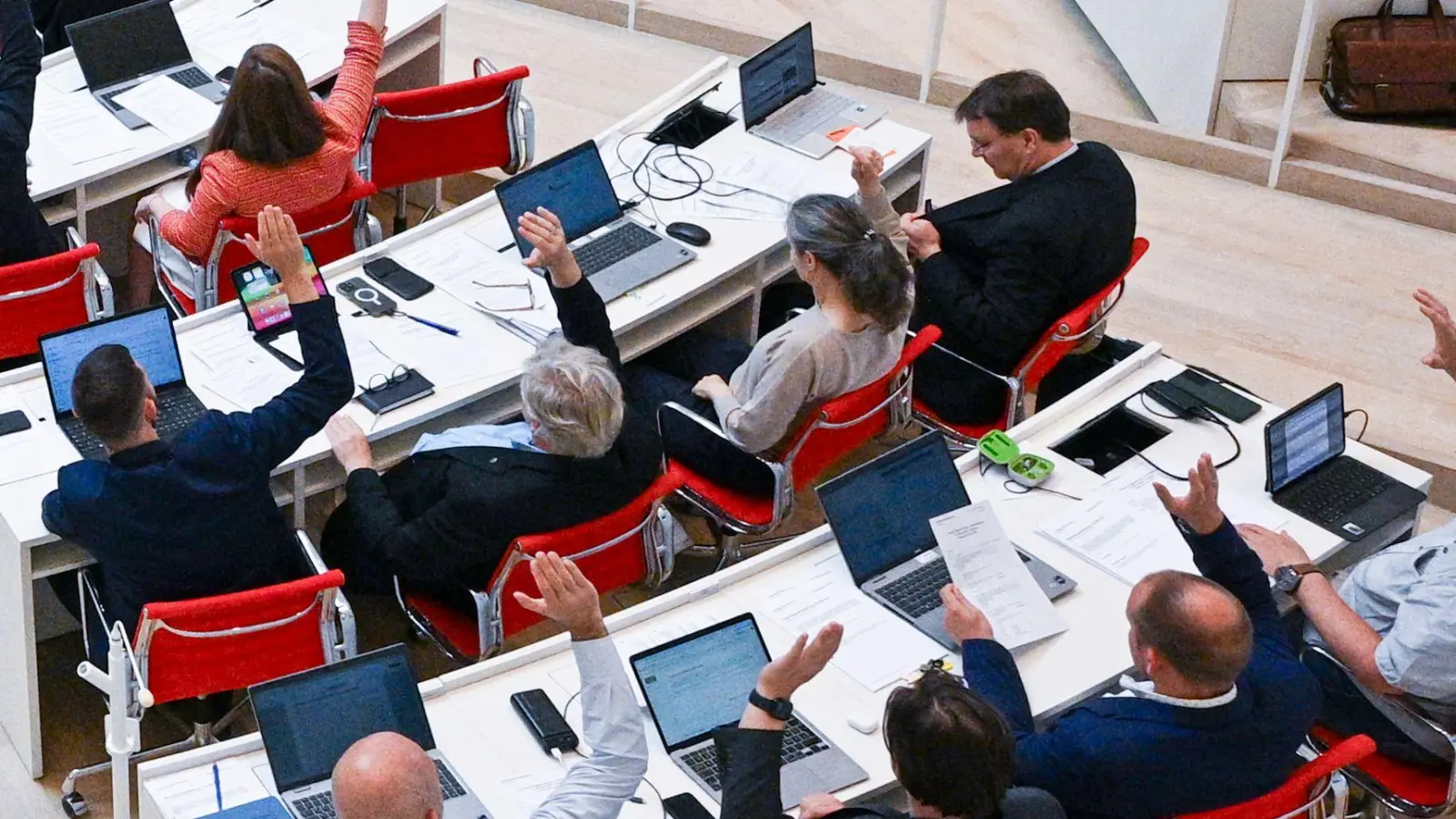 Die Koalition von SPD und BSW in Brandenburg ist in einer Krise - in der BSW-Fraktion rumort es. (Archivbild) (Foto: Jens Kalaene/dpa)