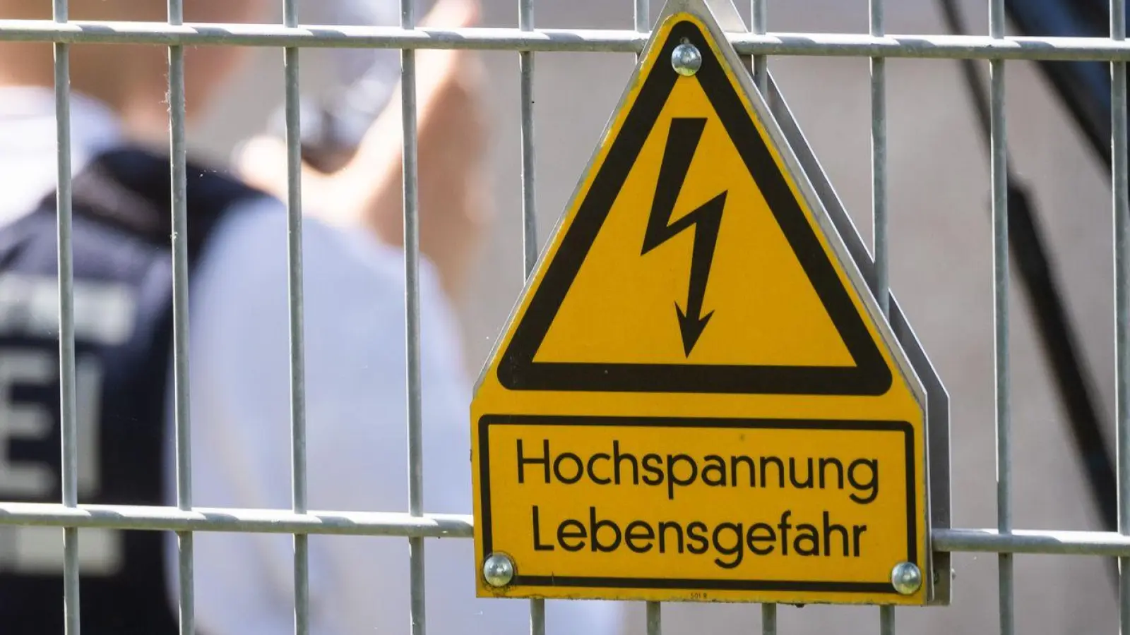 Die Hinweise auf eine mögliche Brandstiftung hatten sich schnell verdichtet.  (Foto: Christoph Schmidt/dpa)