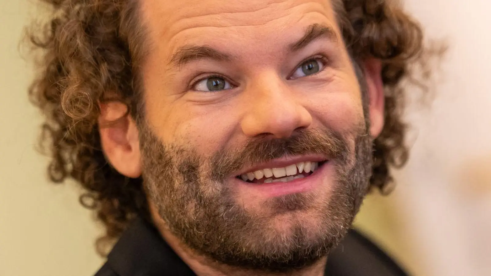 Maxi Schafroth spricht den Pumuckl im Fernsehen und nun auch im Kino. (Archiv) (Foto: Lennart Preiss/dpa)