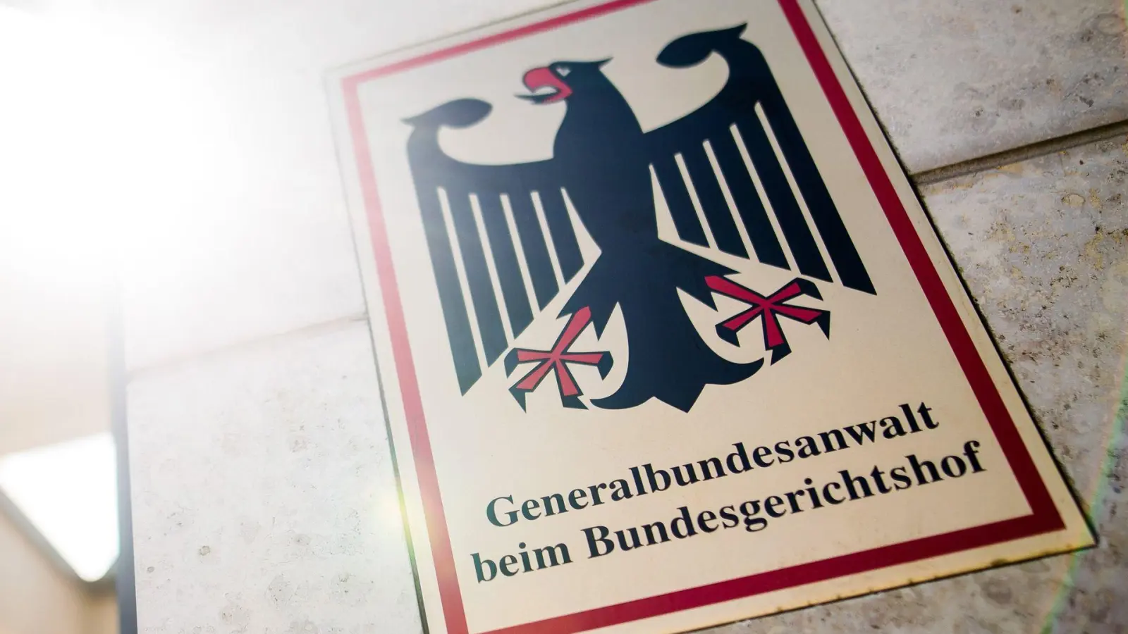 Die Karlsruher Behörde ermittelt nun in dem Fall. (Foto: Christoph Schmidt/dpa)