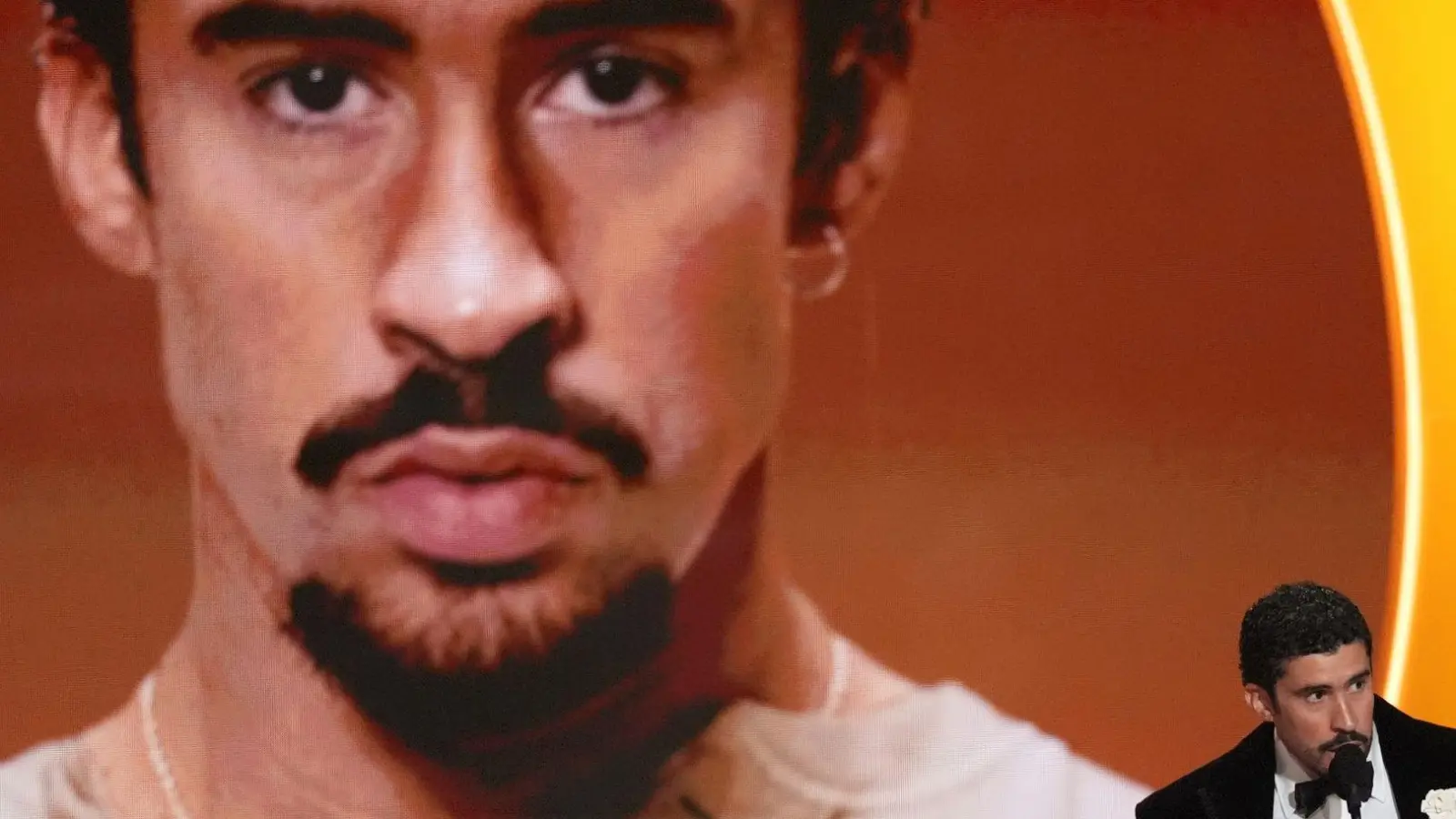  Bad Bunny hatte zuvor Kritik an Abschiebungen und Razzien geübt.  (Foto: Chris Pizzello/Invision/AP/dpa)