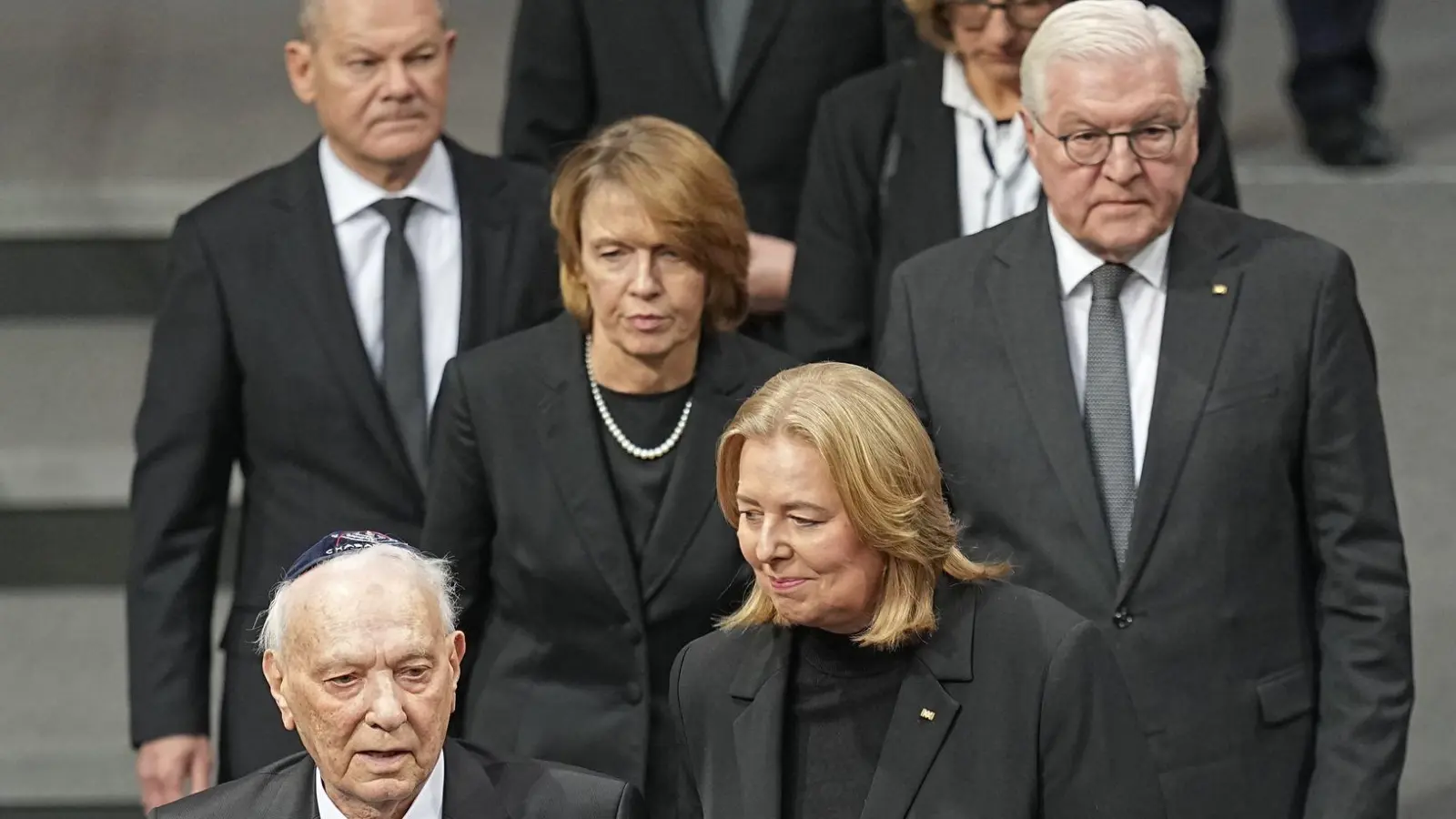 Der Bundestag gedenkt der Opfer des Nationalsozialismus.  (Foto: Michael Kappeler/dpa)