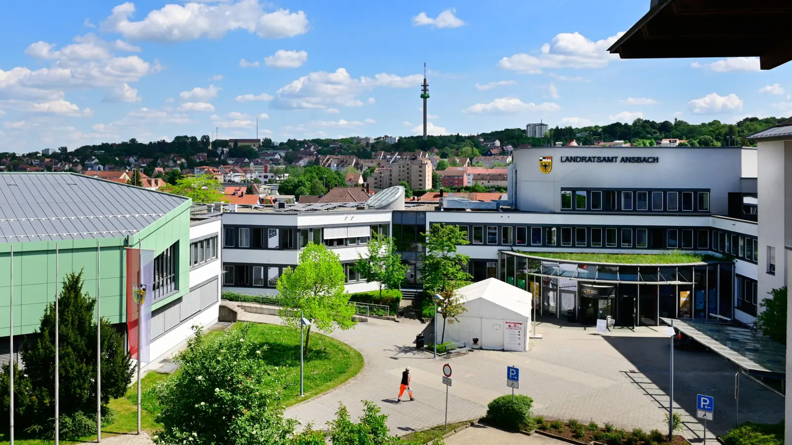 Wer zieht ins Landratsamt in Ansbach ein? Die Kandidierenden für den Landrats-Posten im Überblick. (Archivbild: Jim Albright)