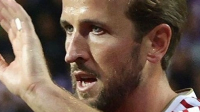 Harry Kane brachte die Bayern in Osnabrück zurück ins Spiel. (Foto: David Ebener/dpa)