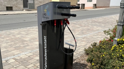 So sehen die neuen Servicestationen für Radfahrerinnen und Radfahrer aus.  (Foto: Patrick Steger)