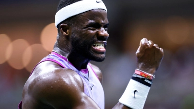 Frances Tiafoe wird vom Publikum für seine spektakuläre Spielweise geliebt. (Foto: Adam Hunger/AP/dpa)