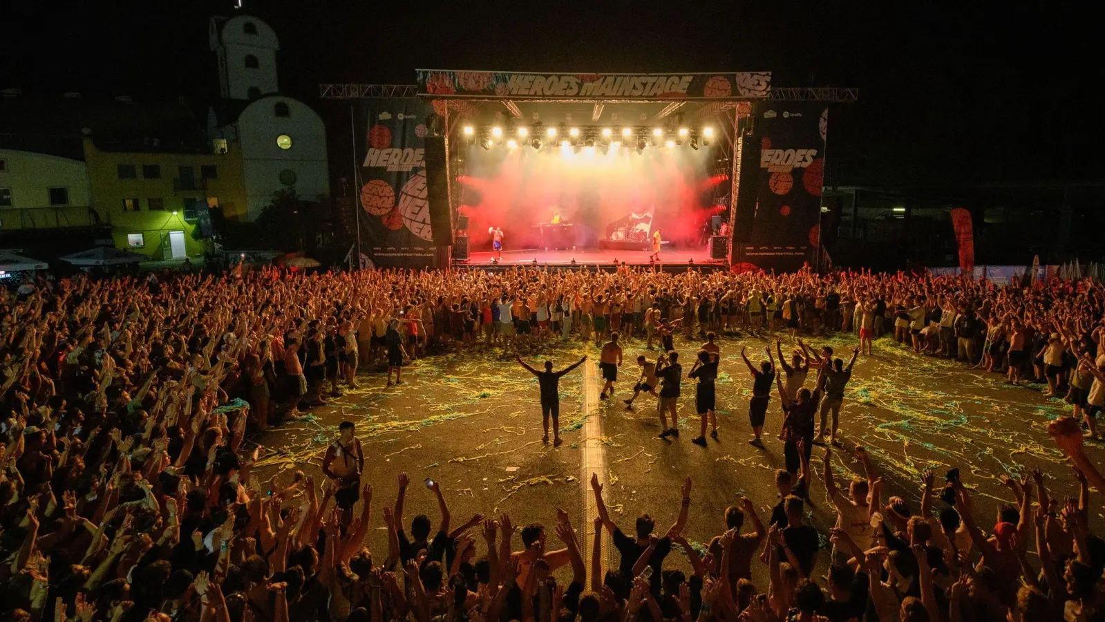 Das Heroes Festival 2024 bringt wieder Deutschrap-Künstler nach Geiselwind. (Foto: Heroes Festival GmbH)