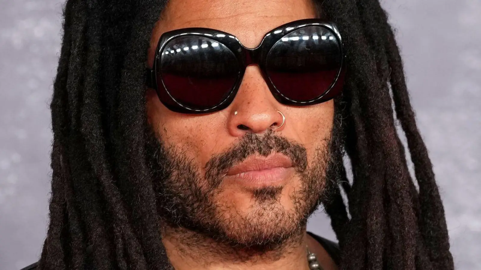 US-Rockstar Lenny Kravitz macht sich Sorgen um die Weltlage. (Archivbild) (Foto: Scott A Garfitt/Invision/AP/dpa)