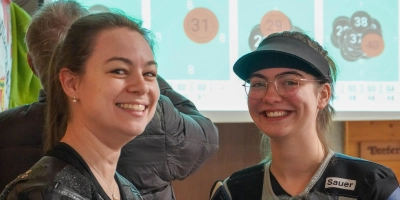 Freuen sich auf die erste Liga: Sarah Morgott (links) und Alyssa Ott, die für den Junioren-Weltcup nominiert ist. (Foto: Markus Retta)
