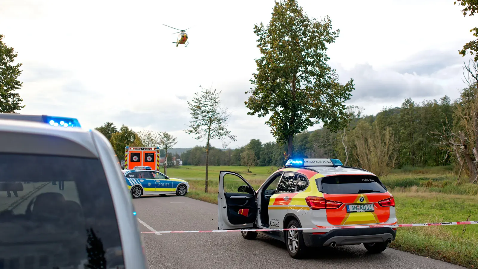 Der angeforderte Hubschrauber konnte wieder abdrehen. Das Opfer kam mit einem Rettungswagen in eine Klinik. (Foto: Tizian Gerbing)