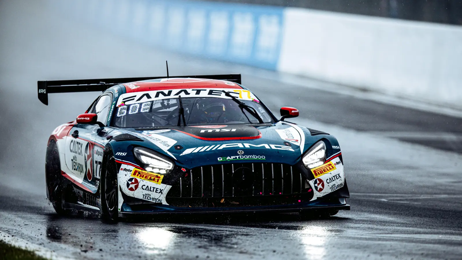 Maximilian Götz manövrierte sein Auto in Bathurst geschickt durch die Regenphasen. (Foto: Craft Bamboo Racing/Gruppe C Photography)