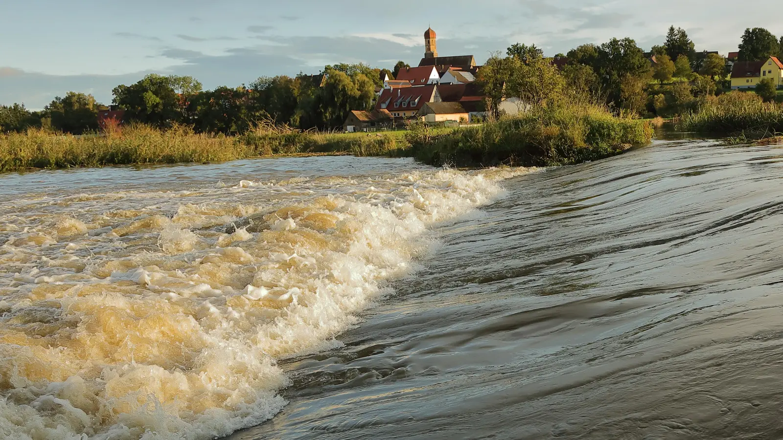 Gewaltiges Rauschen – gesehen bei Aufkirchen (Foto: Kurt Kochler)