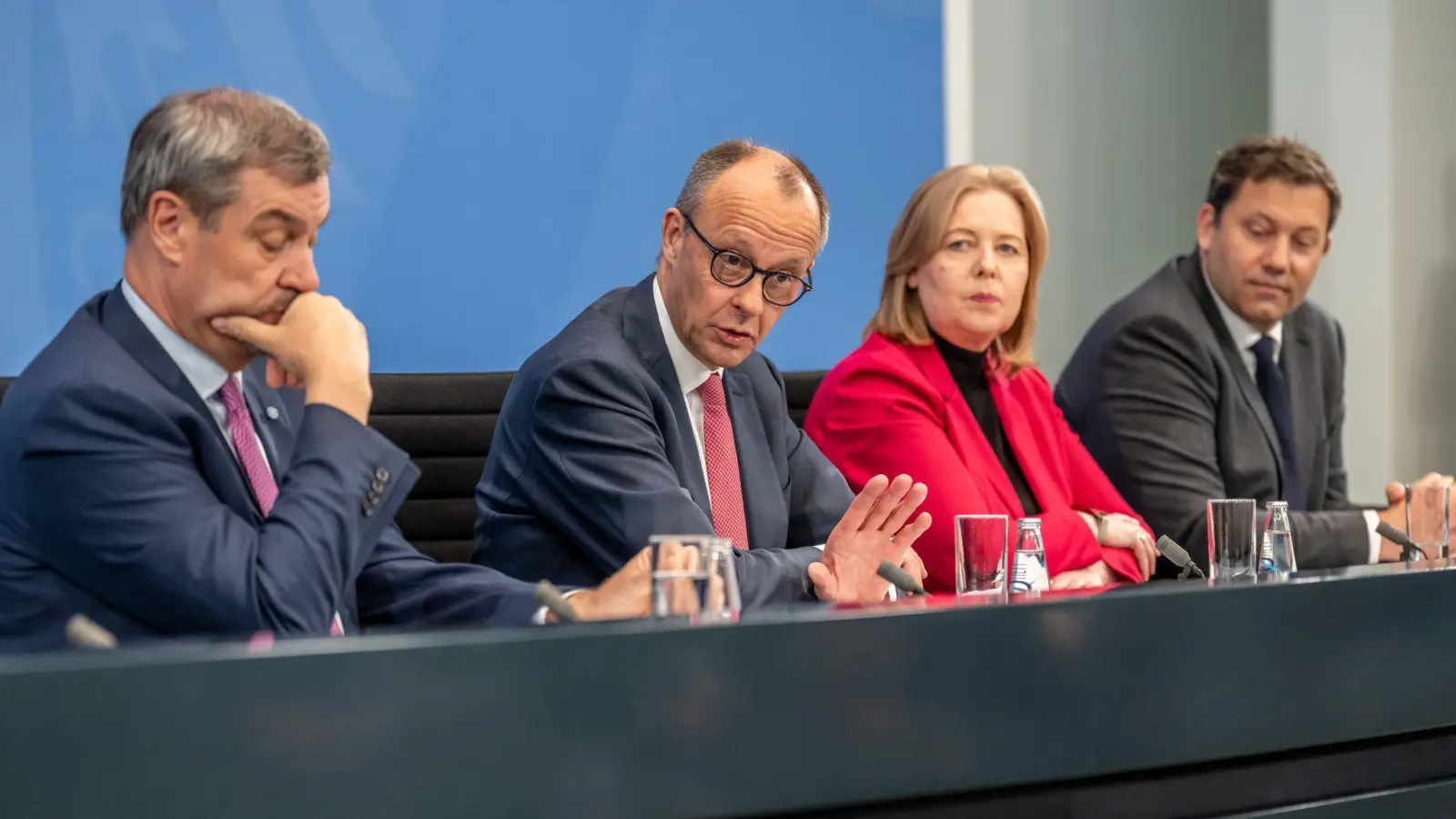 Zwei Tage lang berieten die Koalitionsspitzen über Entlastungen der Verbraucher.  (Foto: Michael Kappeler/dpa)