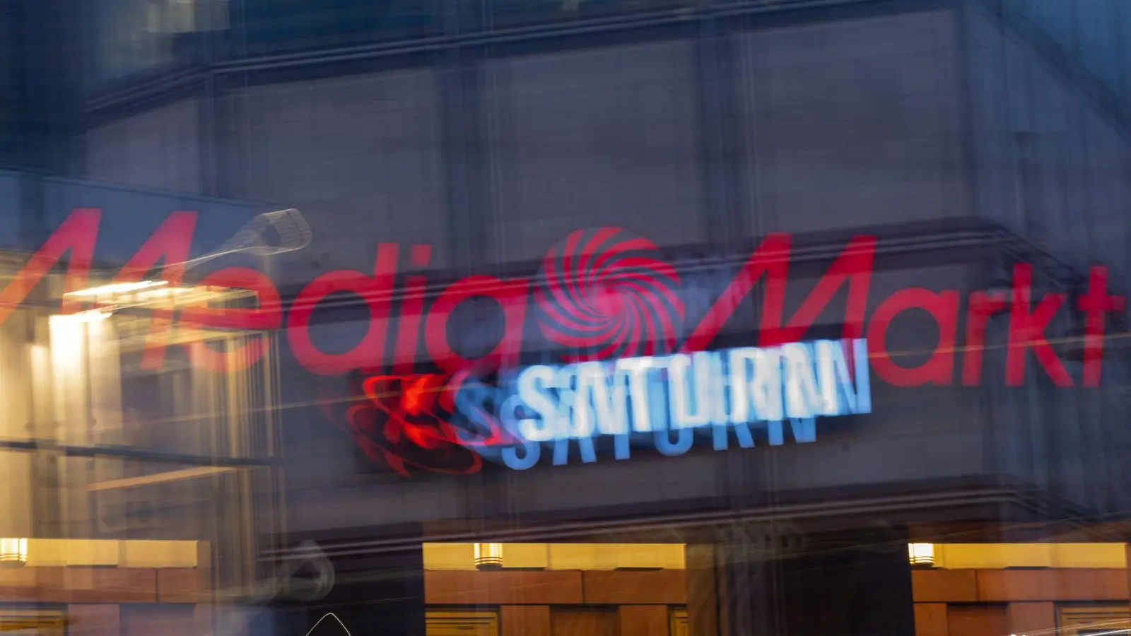 Ceconomy betreibt mit MediaMarkt und Saturn zwei Elektronikmarktketten. (Foto: Sebastian Gollnow/dpa)