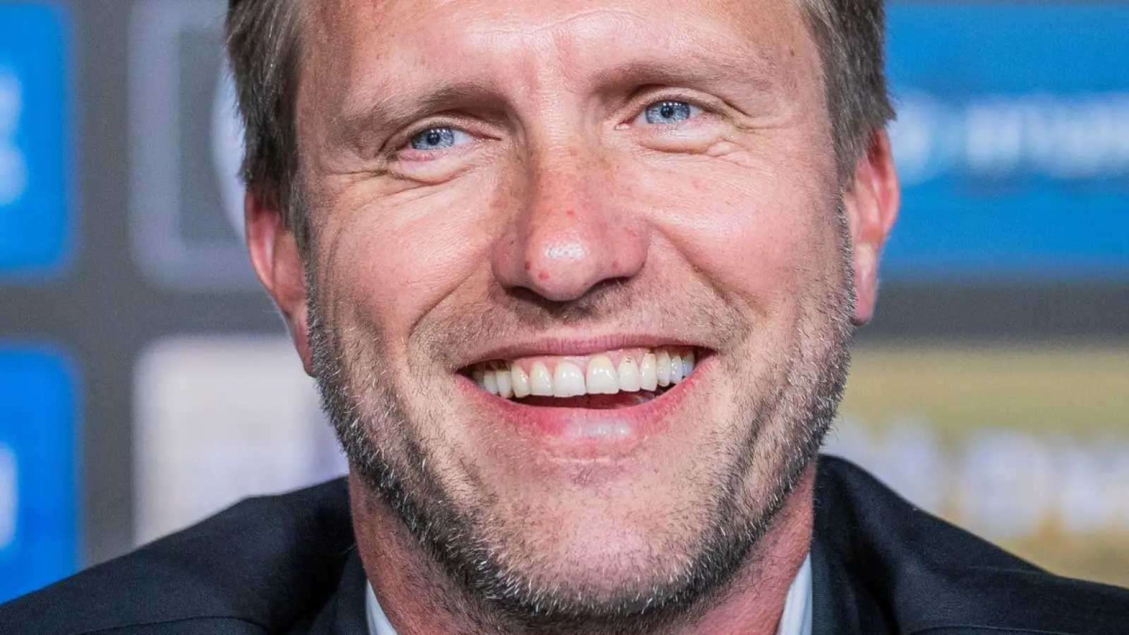 Markus Krösche soll auf dem Zettel von Mailand stehen. (Archivbild) (Foto: Andreas Arnold/dpa)