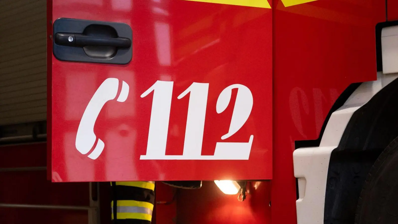 Die Feuerwehr konnte eine weitere Ausbreitung des Feuers verhindern. (Symbolbild) (Foto: Niklas Treppner/dpa)