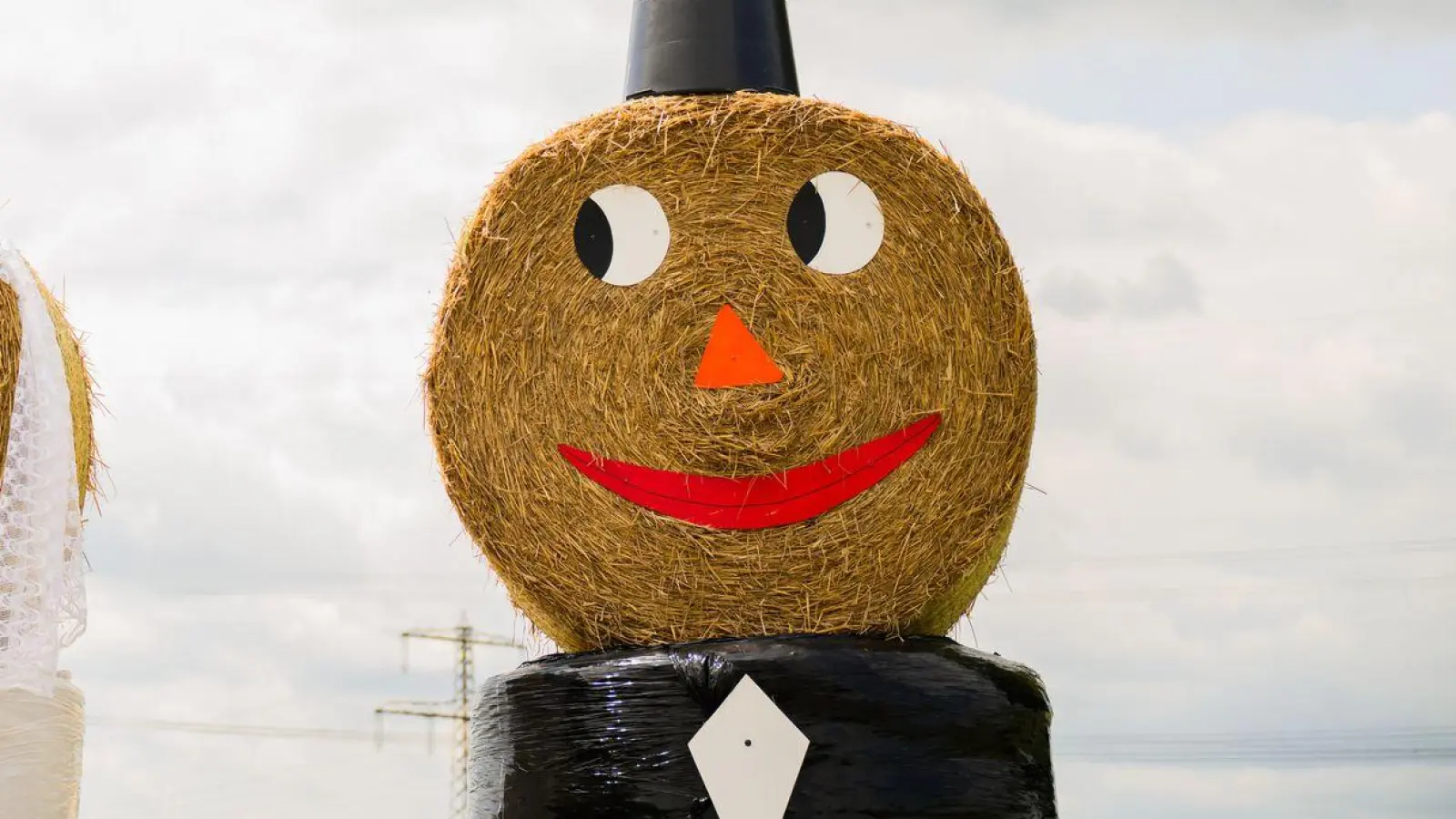 Und damit sind Sie Mann und Frau: Ehestatus kann im Trennungsfall finanzielle Ungerechtigkeiten ausgleichen. (Foto: Julian Stratenschulte/dpa/dpa-tmn)