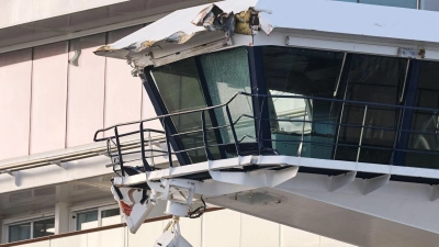Die beschädigte „Mein Schiff 3“ muss in eine Werft. (Foto: Sina Schuldt/dpa)