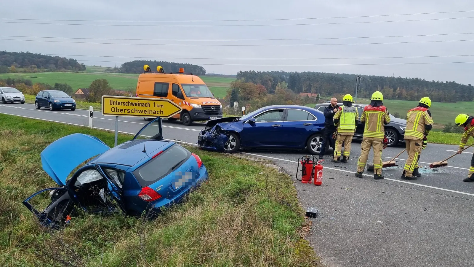 Zwei Personen wurden bei dem Unfall auf der Staatsstraße bei Oberschweinach verletzt. (Foto: Rainer Weiskirchen)