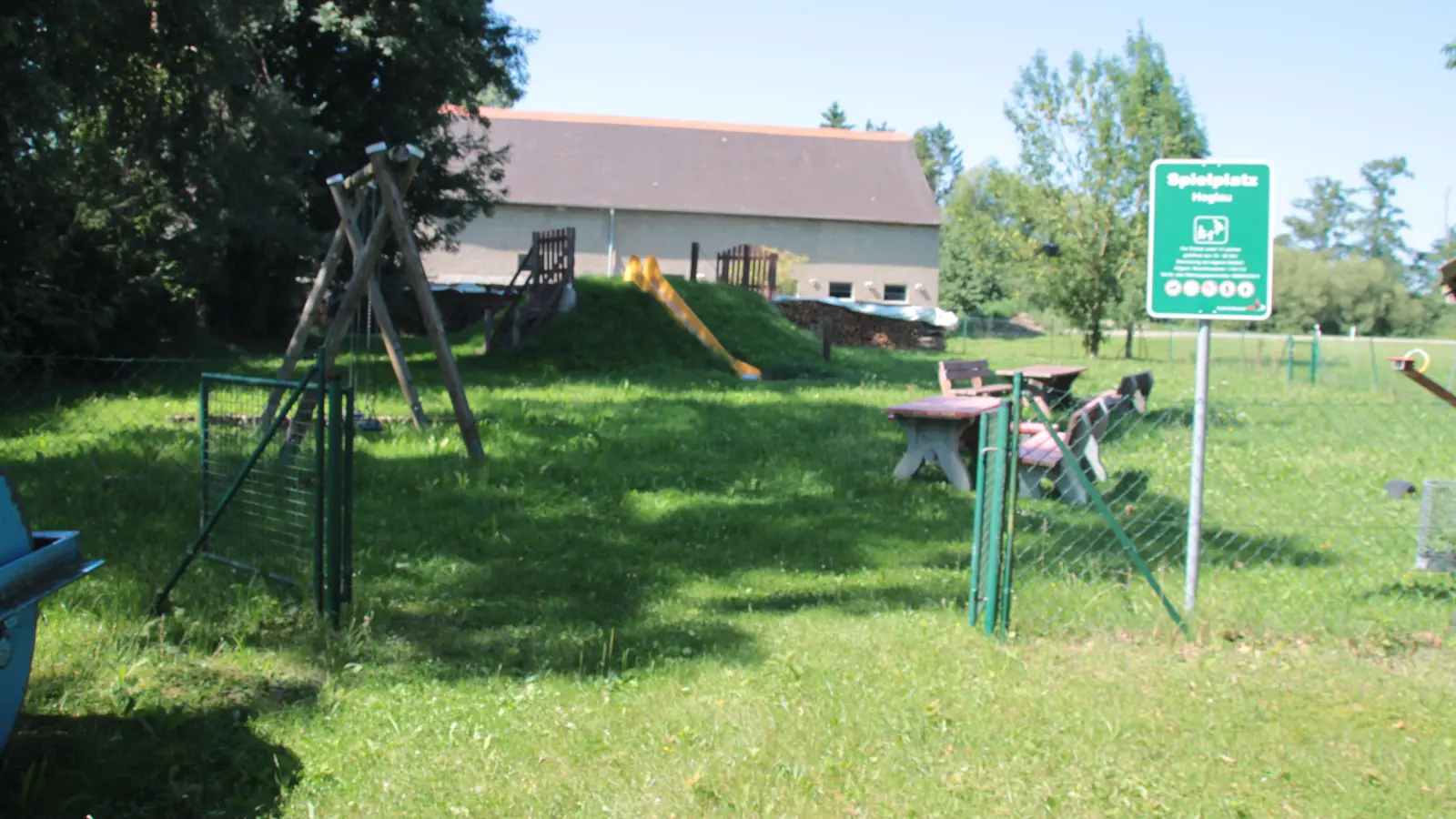 Auf das Areal des bisherigen Spielplatzes in Heglau soll das Dorfgemeinschaftshaus gestellt werden. Der Spielplatz soll dazu verlegt werden. (Foto: Robert Maurer)