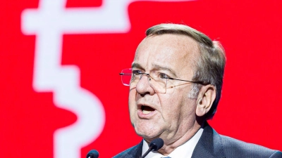 Pistorius auf der Hannover Messe – dass ein Bundesverteidigungsminister auf der weltgrößten Industrieschau spricht, ist ungewöhnlich. (Foto: Moritz Frankenberg/dpa)