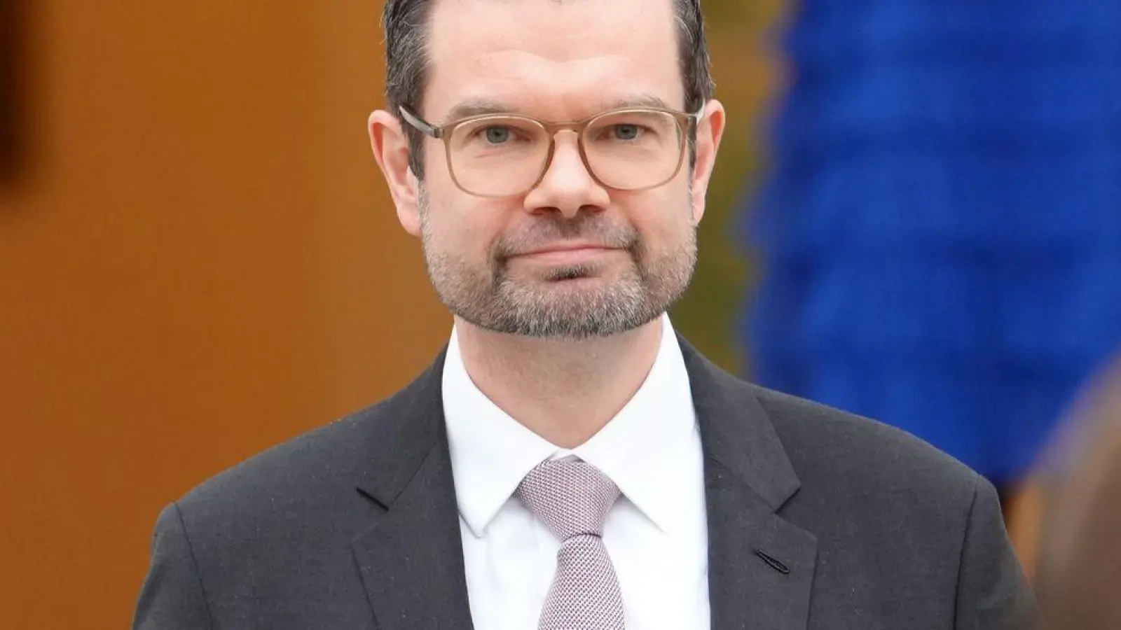 Buschmann hatte am Donnerstag seine Entlassungsurkunde von Bundespräsident Frank-Walter Steinmeier entgegengenommen. (Archivbild) (Foto: Kay Nietfeld/dpa)