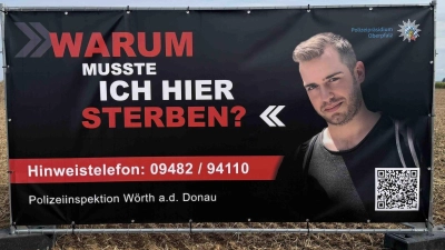 Unter anderem mit diesem Plakat hatte die Polizei um Hinweise gebeten. (Archivfoto) (Foto: Bäumler/Polizeipräsidium Oberpfalz/dpa)