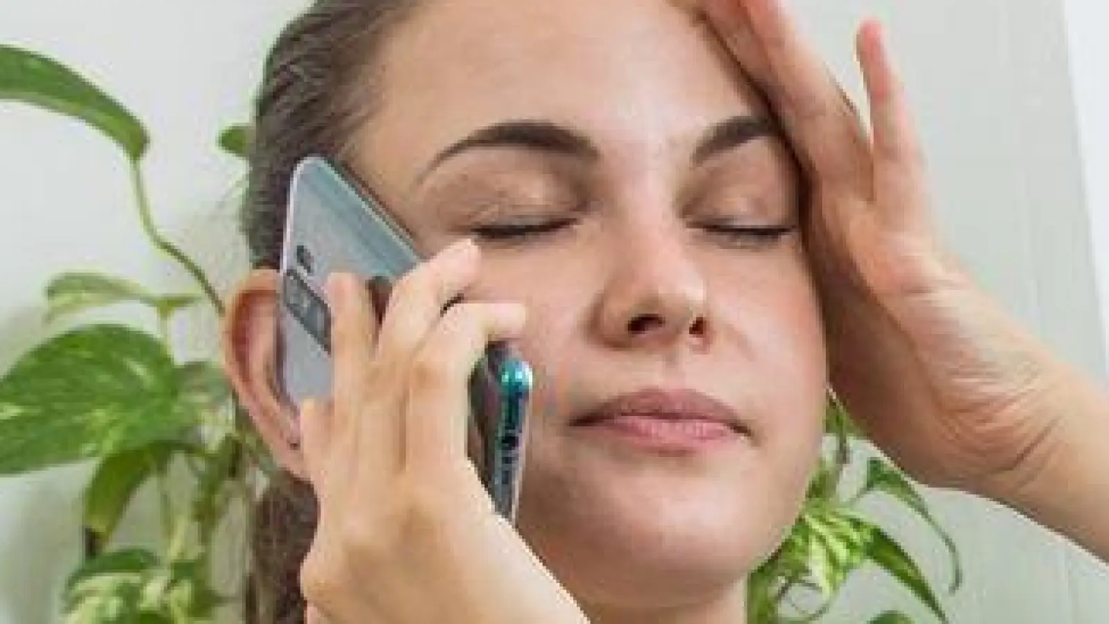 Hält den Rücken frei: Bei unvorhergesehenen Stornierungen durch Krankheit, Arbeitsplatzwechsel oder familiäre Notfälle übernimmt eine Reiserücktrittsversicherung die Kosten. (Foto: Christin Klose/dpa-tmn)