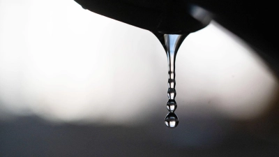 Trinkwasser rationieren? Eine technische Möglichkeit dafür gibt es nicht.  (Foto: Marijan Murat/dpa)