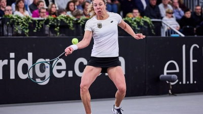 Anna-Lena Friedsam im ersten Einzel gegen Jeline Vandromme aus Belgien. (Foto: Mathias Schulz/dpa)