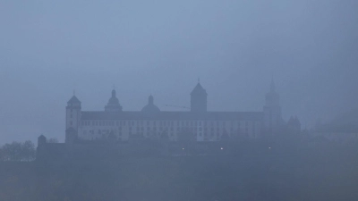 Die Prognosen für das Wochenende sagen: In Bayern wird es neblig. (Archivbild) (Foto: Karl-Josef Hildenbrand/dpa)