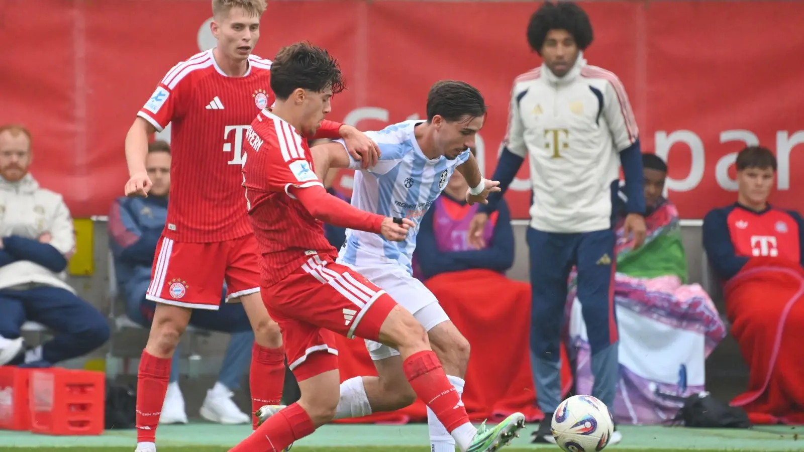 Die Bayern-Amateure entscheiden das Münchner Derby gegen 1860 für sich. (Foto: Frank Hoermann / SVEN SIMON/dpa)