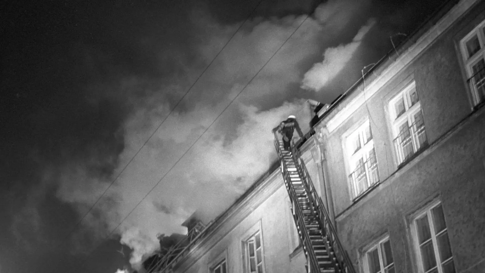 Bei dem Brandanschlag auf ein jüdisches Altenheim im Jahr 1970 geht die Generalstaatsanwaltschaft nun von einem rechtsextremen Einzeltäter aus. (Archivbild) (Foto: picture alliance / Joachim Barfknecht/dpa)