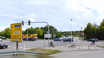 Seit Jahren werden die Rückstaus auf der Ansbacher Westtangente beklagt. Nun wird die Abbiegespur nach Schalkhausen und Leutershausen verlängert.  (Archivfoto: Jim Albright)