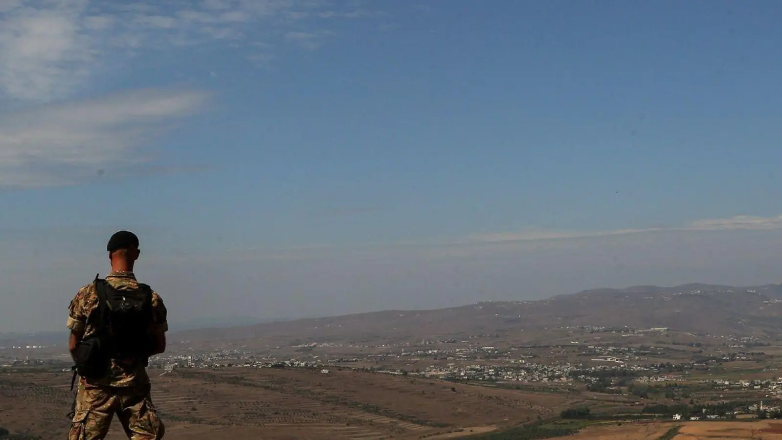 In das Gebiet von Wadi Khaled an der libanesisch-syrischen Grenze im Nordlibanon flüchten täglich Hunderte Menschen (Archivbild). (Foto: Marwan Naamani/dpa)