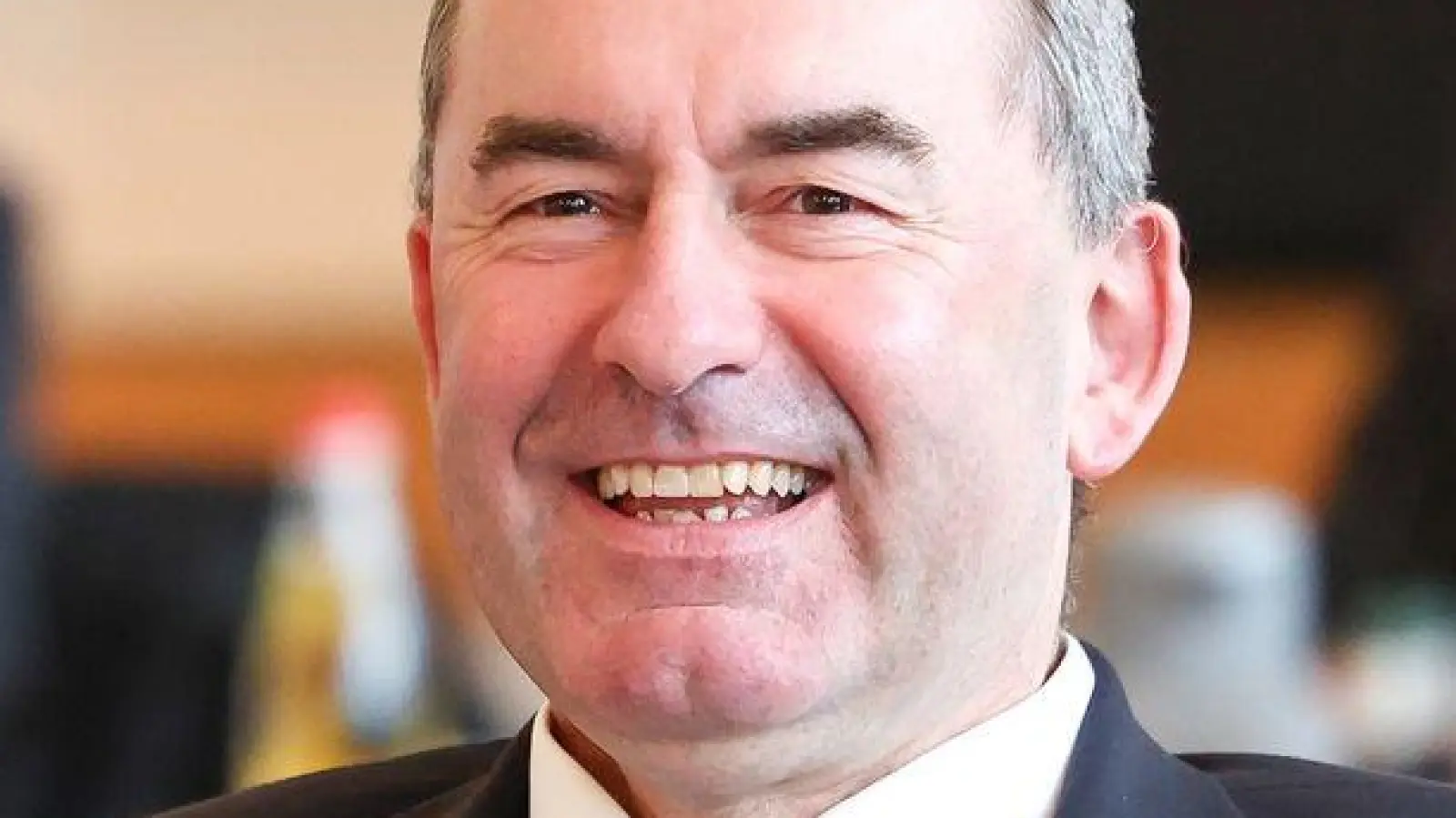 Jagd- und Wirtschaftsminister Aiwanger rief am Rande der Sitzung Jäger auf, Biber im Bedarfsfall zu schießen. (Foto: Daniel Löb/dpa)