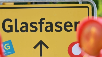 Deutschland wird Prognosen zufolge auch bis 2030 keine vollständige Abdeckung mit Glasfaser erreichen. (Symbolbild) (Foto: Michael Reichel/dpa)