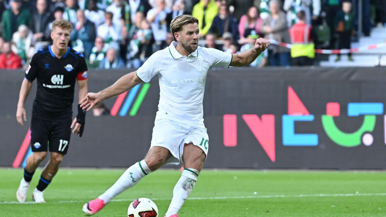 Niclas Füllkrug trifft per Elfmeter zum 2:2 für Werder Bremen. (Foto: Carmen Jaspersen/dpa)