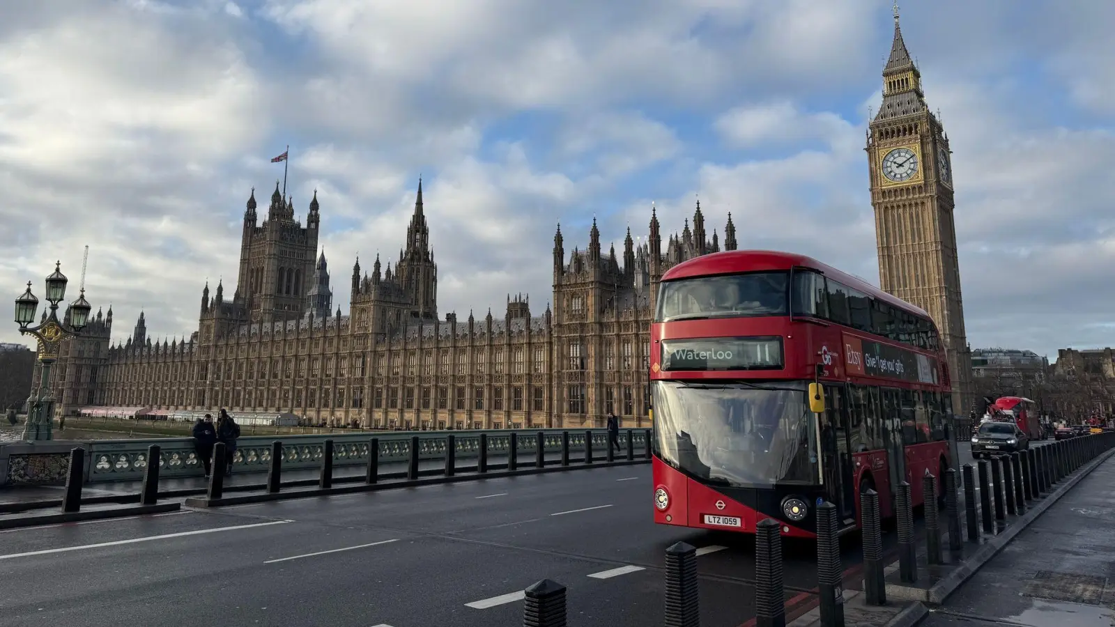 Die roten Doppeldeckerbusse sind aus dem Londoner Stadtbild nicht wegzudenken. (Archivbild) (Foto: Julia Kilian/dpa)