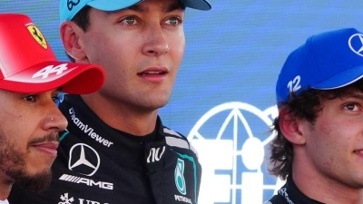 Kimi Antonelli (r) verpasst als Dritter die erste Startreihe. (Foto: David Davies/PA Wire/dpa)
