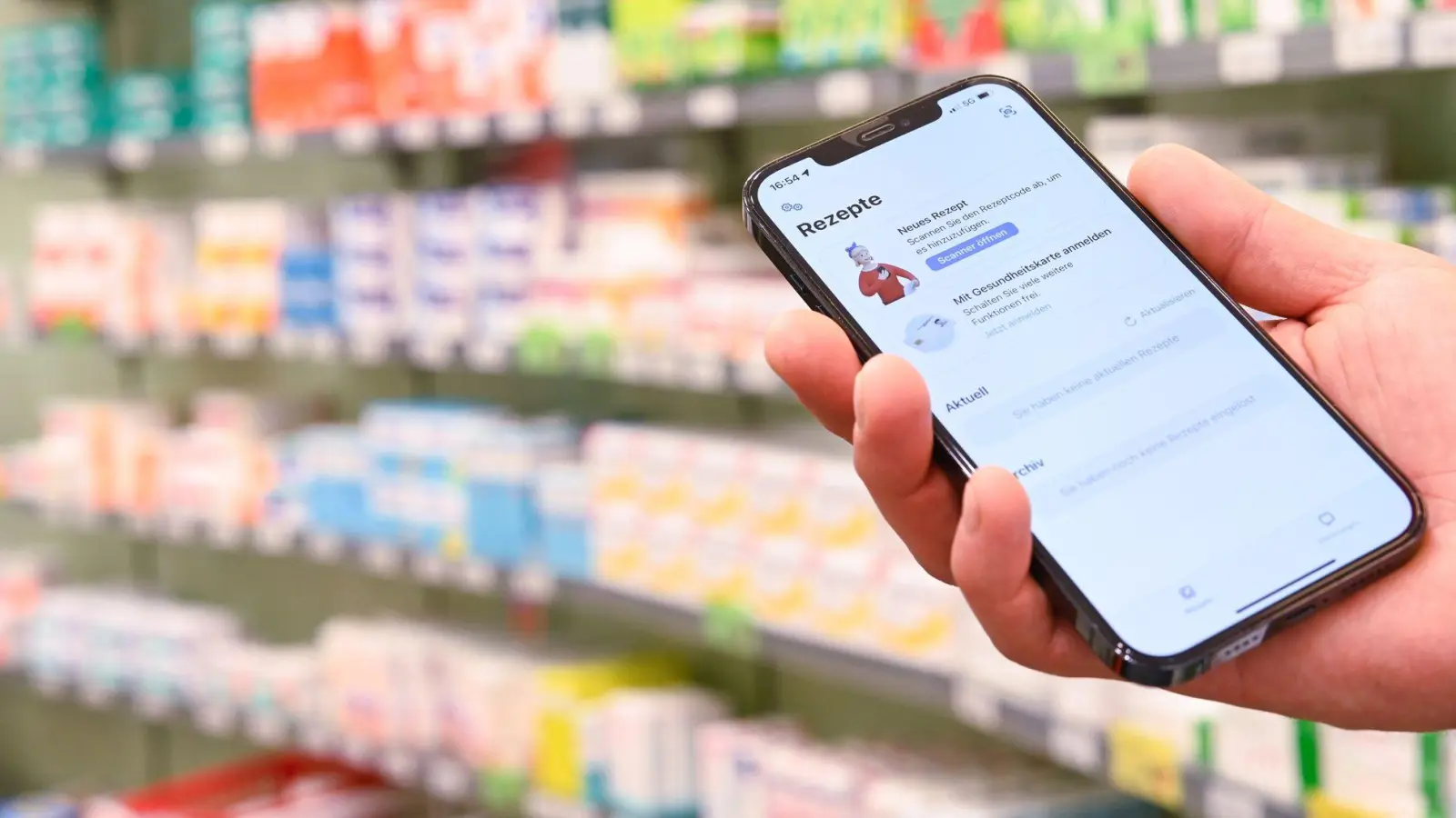 Sie brauchen ein Medikament und die Krankenkasse trägt die Kosten dafür? Dann haben Sie Anspruch darauf, dass der Arzt oder die Ärztin Ihnen das entsprechende Rezept ausstellt.  (Foto: Mohssen Assanimoghaddam/dpa/dpa-tmn)