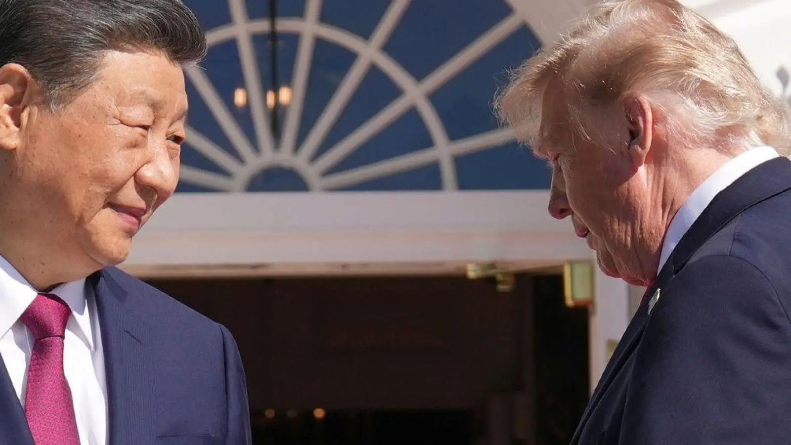 Chinas Staatschef Xi Jinping (l) reiste für drei Tage zu US-Präsident Donald Trump nach Washington. (Foto: Jacquelyn Martin/AP/dpa)