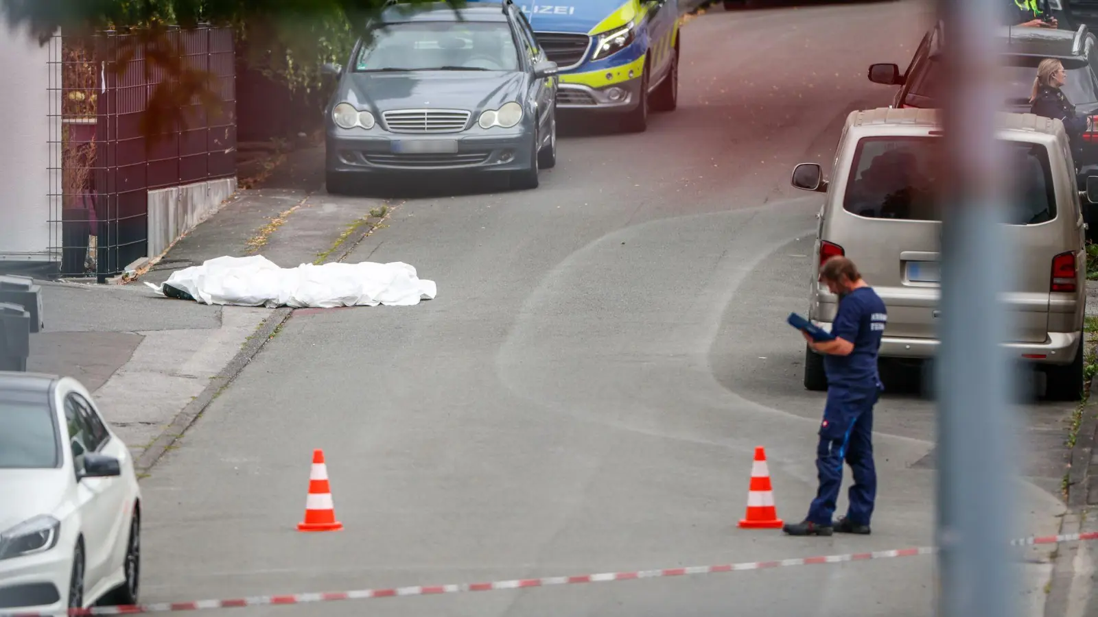 Eine nach der Bluttat festgenommene Frau ist wieder auf freiem Fuß. (Foto: Christoph Reichwein/dpa)