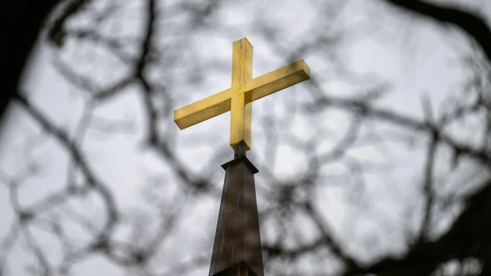 Das Landeskomitee der Katholiken in Bayern warnt vor einer Vereinnahmung des Christentums durch die AfD. (Symbolbild) (Foto: Pia Bayer/dpa/dpa-tmn)